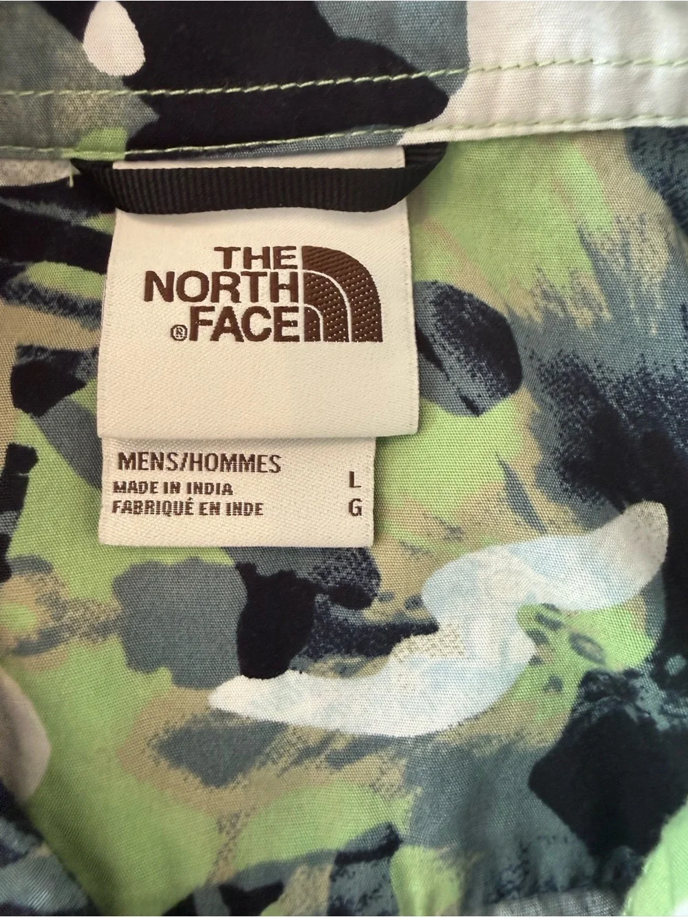 The North Face Baytrail Pattern Short Sleeve Button Down Shirt - L